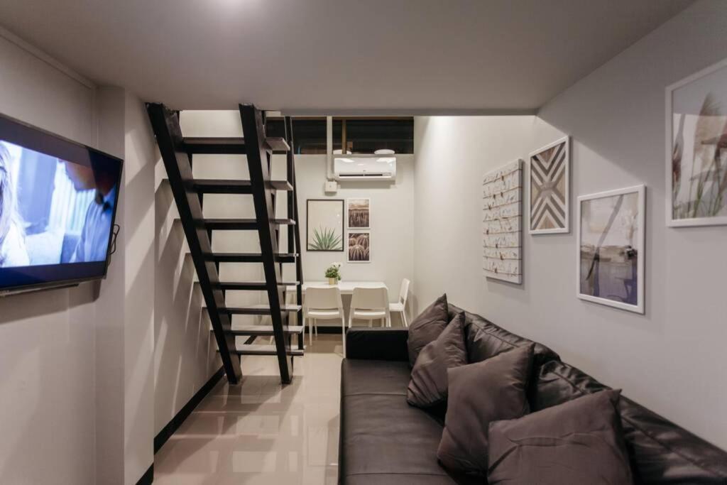 방콕 S1 Large Duplex Silom 3 Beds, Full Kitchen Wifi 아파트 외부 사진