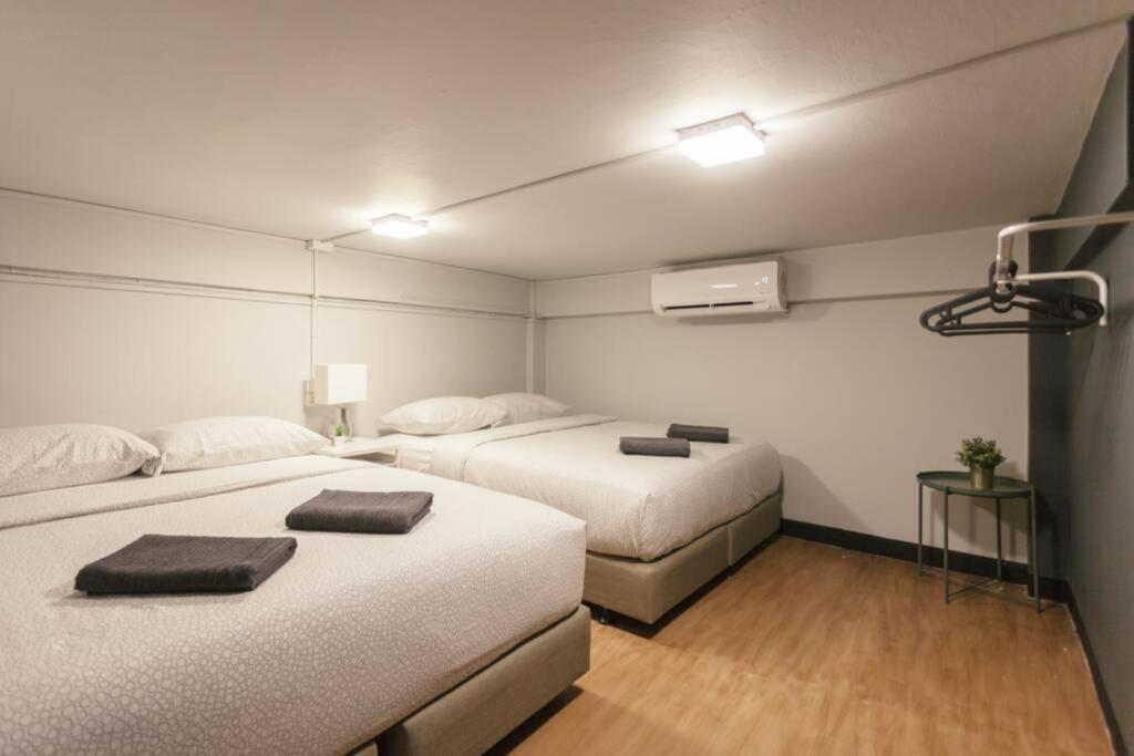 방콕 S1 Large Duplex Silom 3 Beds, Full Kitchen Wifi 아파트 외부 사진